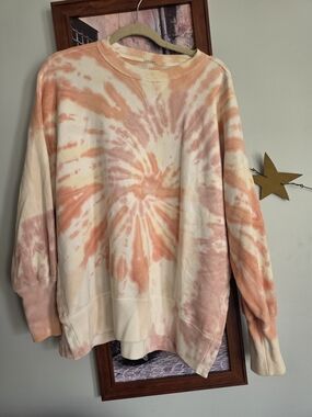 Abercrombie & Fitch Tie-Dye Crewneck Sweatshirt in Pink, Peach and Cream